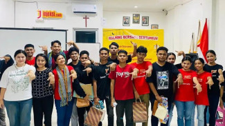 Alumni SMKN 2 Kupang Dapat Beasiswa Full ke Jakarta dari Injeksi Laptop Kupang
