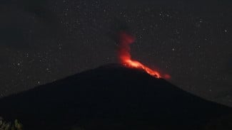 Aktivitas Gunung Ile Lewotolok Meningkat, PVMBG Tetapkan Level Siaga