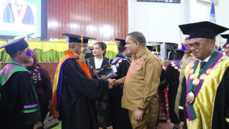 Universitas Nusa Cendana Kukuhkan 3 Guru Besar di Bidang Teknik Lingkungan, Energi Terbarukan, dan Kebijakan Publik