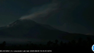 Gunung Lewotobi Laki-Laki Kabupaten Flores Timur Kembali Erupsi 9-10 Agustus 2025, Status Awas!