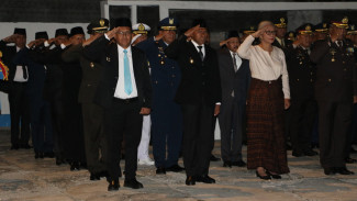 Apel Kehormatan dan Renungan Suci di TMP Dharma Loka Sambut HUT 80 Proklamasi Kemerdekaan RI