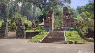 Gunung Kawi, Wisata Mistis dan Religi yang Penuh Sejarah di Malang