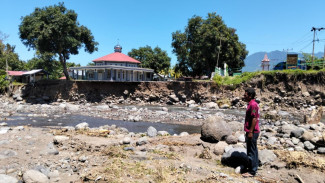 Dampak Banjir Bandang Nagekeo: Gereja dan Masjid Terancam Ambruk, Pemdes Usulkan Bronjong