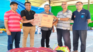 Paulus Lobo Salurkan Bantuan untuk Korban Banjir Bandang Nagekeo, Sampaikan Rekomendasi Penanganan Bencana