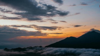 Rela Bangun Jam 3 Pagi Demi Pemandangan Ini: Mengapa Sunrise Kintamani Jadi Obsesi Baru Wisatawan Dunia