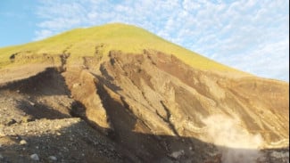 Gunung Lokon di Tomohon: Keindahan Mistis Si Kembar Api yang Bikin Terpesona