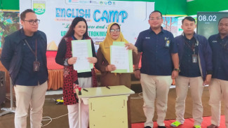 UPT SDN 4 Petrokimia Gresik Resmi Gelar English Camp