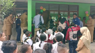Sekolah di Nagekeo Kini Punya Toilet dan Ruang Kelas Layak Berkat Dana Kementerian Transmigrasi