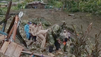 Bencana Longsor Goreng Meni: Wabup Tarsi Pimpin Pencarian Korban dalam Kondisi Cuaca Buruk