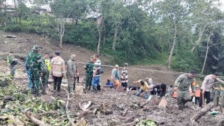 Pencarian Korban Longsor Goreng Meni Masih Cara Manual, Begini Kata Wabup dan Kalak BPBD Manggarai Timur