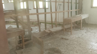 Digarap oleh Kontraktor Yustin, Proyek Revitalisasi SDK Waling Diduga Tak Sesuai RAB, Warga Minta Pertanggungjawaban