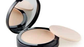 Cushion Makeup Semakin Populer, Yuk Simak Ini Perbedaannya dengan Bedak Tabur dan Bedak Padat