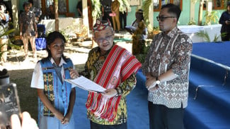 Cerita Verona, Siswi SMA Alor untuk Presiden: Revitalisasi Telah Mengubah Sekolah Kami