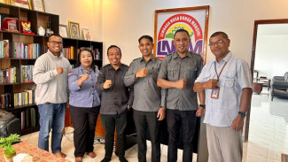 Bawaslu Manggarai dan Nusa Bunga Mandiri Gelar Konsolidasi Demokrasi, Bedah Oligarki hingga Politik Uang