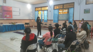 Dinas Kesehatan Manggarai-Ayo Indonesia Latih Kader Posyandu ILP Deteksi Dini Masalah Kesehatan Jiwa