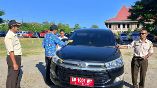 Pemkab Nagekeo Tertibkan Diri Sendiri, 437 Kendaraan Dinas Penunggak Pajak Dipasangi Stiker