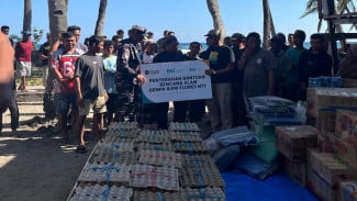 BSI dan Lanal Labuan Bajo Salurkan 7,5 Ton Bantuan untuk Korban Gempa Manggarai Barat Lewat Jalur Laut