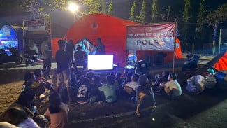 Nonton Bersama Jadi Ruang Pemulihan Anak Pengungsi Pascagempa Nagekeo