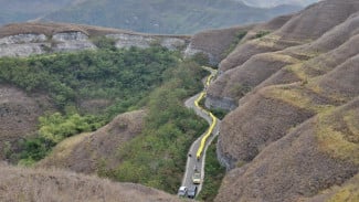 Diprakarsai Umbu Rudi Kabunang, Bendera Golkar 1.062 Meter di Sumba Timur Catat Rekor LEPRID