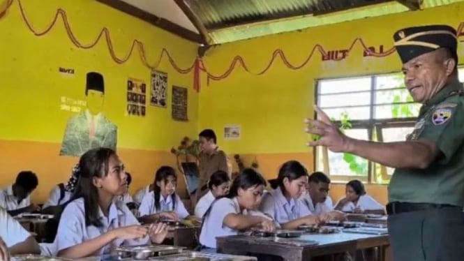 SMAN 1 Kupang Tengah bersama Danrem 161/Wira Sakti Brigjen TNI.