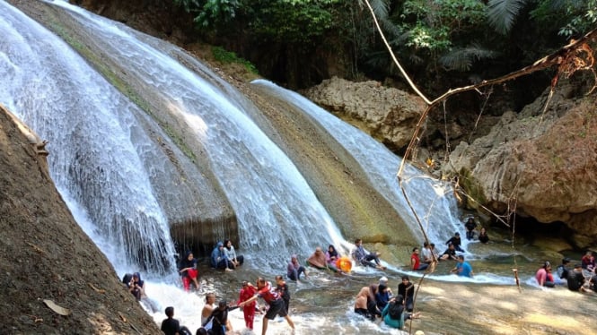 Pesona wisata Air Terjun Bantimurung yang seger