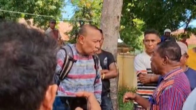 Panas! pastor dan Pak Kadis di Sikka ribut di Pasar Alok