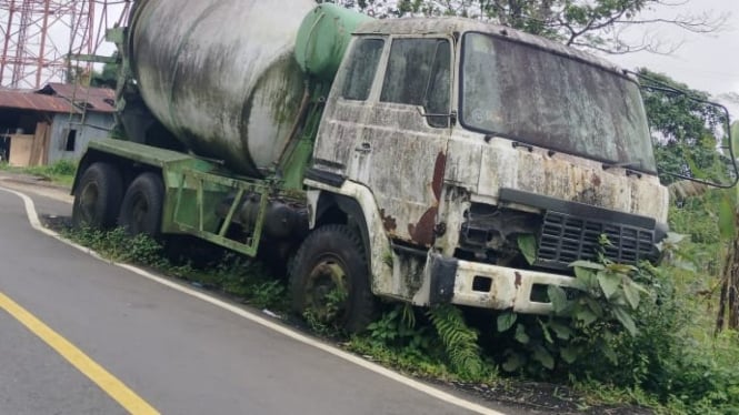 Mobil yang Bertahun-tahun Parkir