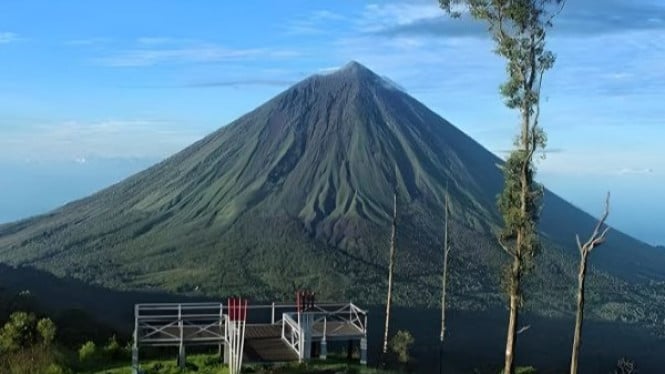 Wisata Bukit Wolobobo, NTT.