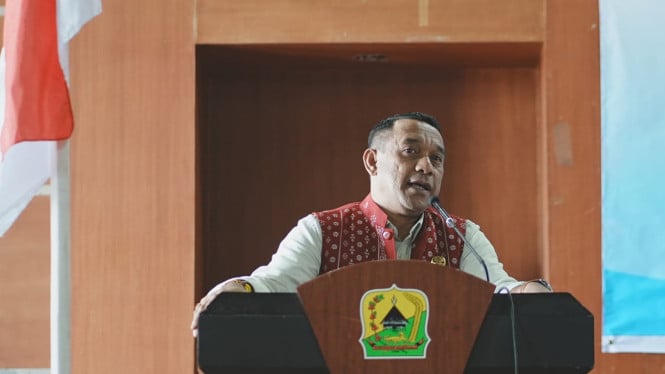 Bupati Manggarai Herybertus G.L Nabit