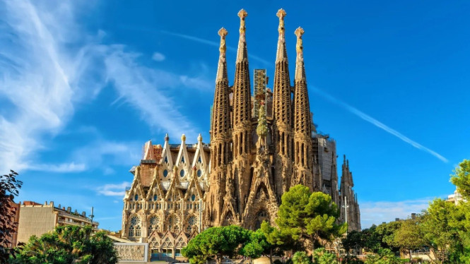: Gereja Basilika Sagrada Familia.