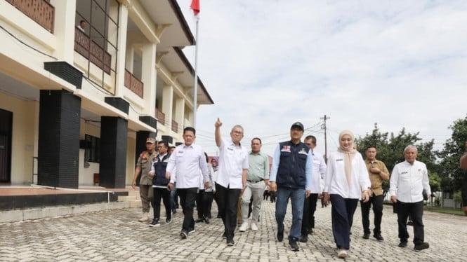Menteri Sosial Saifullah Yusuf (Gus Ipul) melakukan kunjungan ke kompleks Badan Pengembangan Sumber Daya Manusia (BPSDM) Pemprov Lampung pada Senin (12/5/2025),