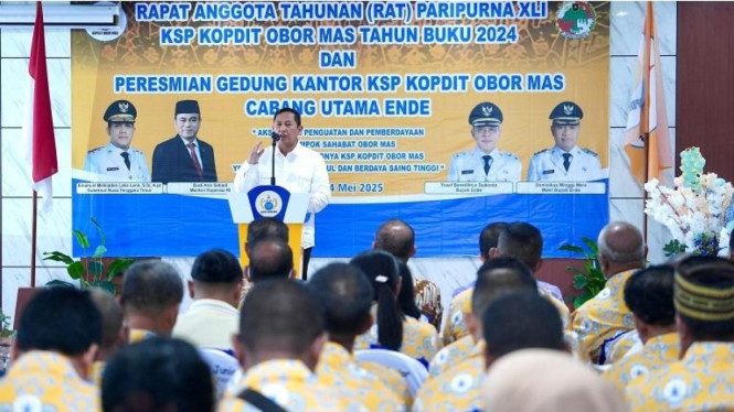 Rapat Anggota Tahunan (RAT) dan peresmian gedung baru KSP Kopdit Obor Mas di Kabupaten Ende, Nusa Tenggara Timur (NTT), Sabtu (24/5).