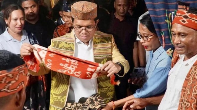 Gubernur NTT Emanuel Melkiades Laka Lena meluncurkan program One Village One Product (OVOP) dan Gerakan Beli Produk NTT