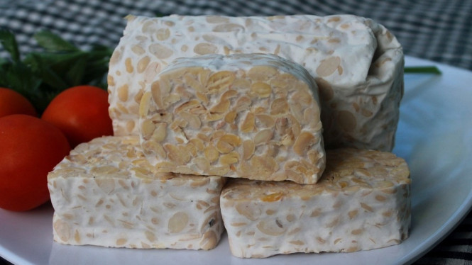 Tempe: Warisan Fermentasi Nusantara yang Menjadi Superfood Dunia.