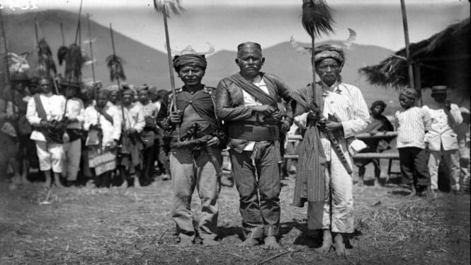 Para Dalu dan Glarang di Manggarai sekitaran 1900.