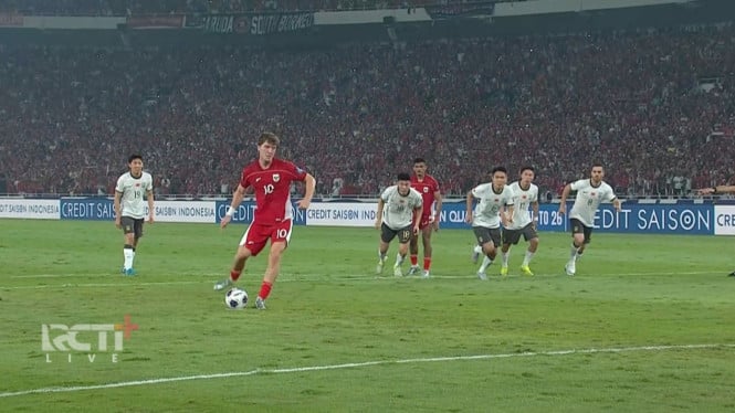 Romeny saat mengeksekusi tendangan pinalti ke gawang China 1-0 di Stadion Utama Gelora Bung karno, Kamis malam, 5 Juni 2025.
