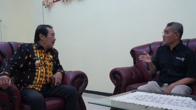 Bupati Nagekeo, Simplisius Donatus dan Plt Direktur Utama Badan Pelaksana Otorita Labuan Bajo Flores (BPOLBF).