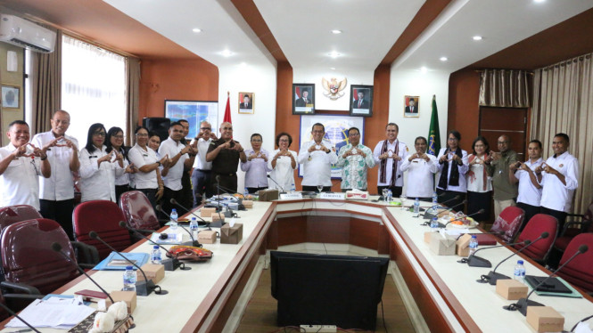 Gubernur NTT, Melki Laka Lena membuka secara resmi Rapat Persiapan Gugus Tugas Reforma Agraria, Rabu, 11 Juni 2025.
