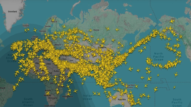Visualisasi digital pesawa di atas langit setiap hari.