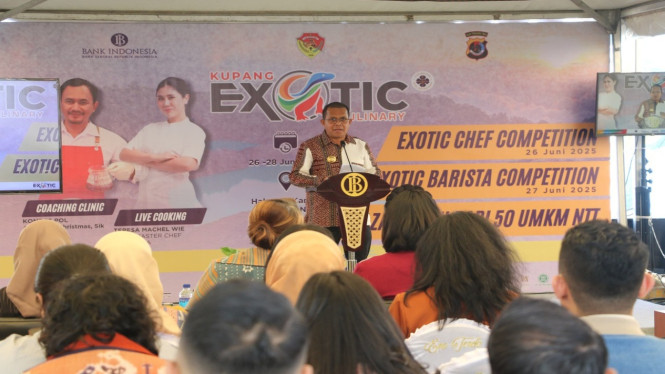 Gubernur Nusa Tenggara Timur (NTT), Emanuel Melkiades Laka Lena, secara resmi membuka Kupang Exotic Festival 2025 pada pelataran Kantor Gubernur NTT pada Kamis, 26 Juni 2025.