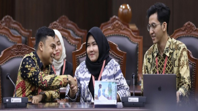 Perludem sebagai Pemohon Perkara Nomor 135/PUU-XXII/2024 hadir dalam Sidang Pengucapan Putusan yang digelar pada Kamis (26/6) di Ruang Sidang Pleno MK.