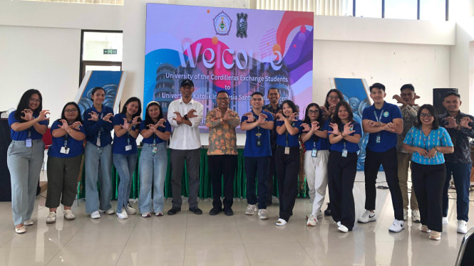 Mahasiswa Filipina Magang di Unika Santu Paulus Ruteng