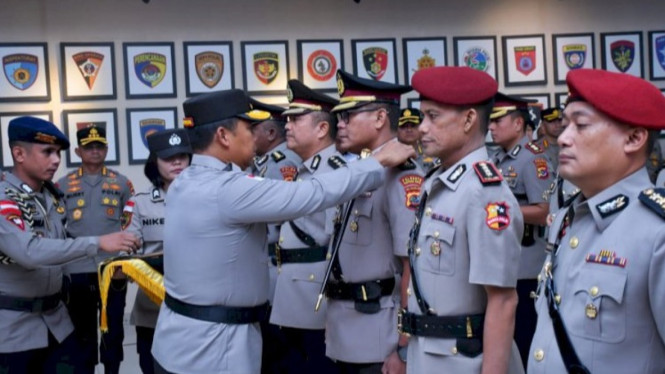 Kapolda Nusa Tenggara Timur, Irjen Pol Rudi Darmoko, memimpin upacara sertijab pejabat utama dan Kapolres di lingkungan Polda NTT, Selasa, 8 Juli 2025.