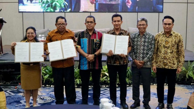 Gubernur NTT Melki Laka Lena menutup Rapat Koordinasi Program KPT Kosabangsa dan Kuliah Kerja Nyata (KKN) Tematik Gerakan NTT Gentaskin Tahun 2025.
