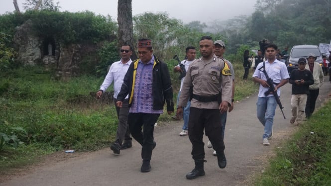 Gubernur NTT,  Melki Laka Lena mengunjungi Poco Leok, Rabu, 16 Juli 2025.