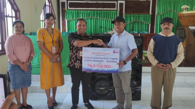 HUT ke-63, Bank NTT Berbagi Kasih dengan GMIT Emanuel Ruteng.