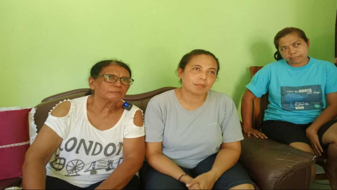 Margaretha Bai saudari kandung Anton Sukademe Wangge saat diwawancarai di kediamannya di Kelurahan Nangaroro