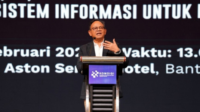 Ketua Dewan Pers Komaruddin Hidayat berpidato pada Konvensi Nasional Media Massa bertepatan dengan peringatan Hari Pers Nasional (HPN) 2026 di Serang, Banten, Minggu (8/2/2026)