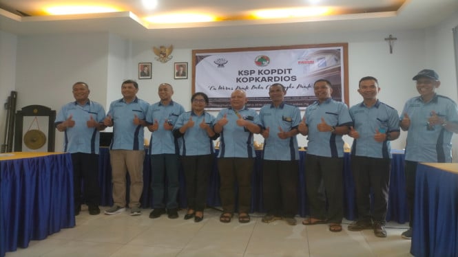 Jajaran pengurus dan pengawas KSP Kopkardios usai jumpa pers RAT 2026