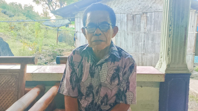 Tokoh masyarakat adat Suku Dhawe, Mbulang Lukas